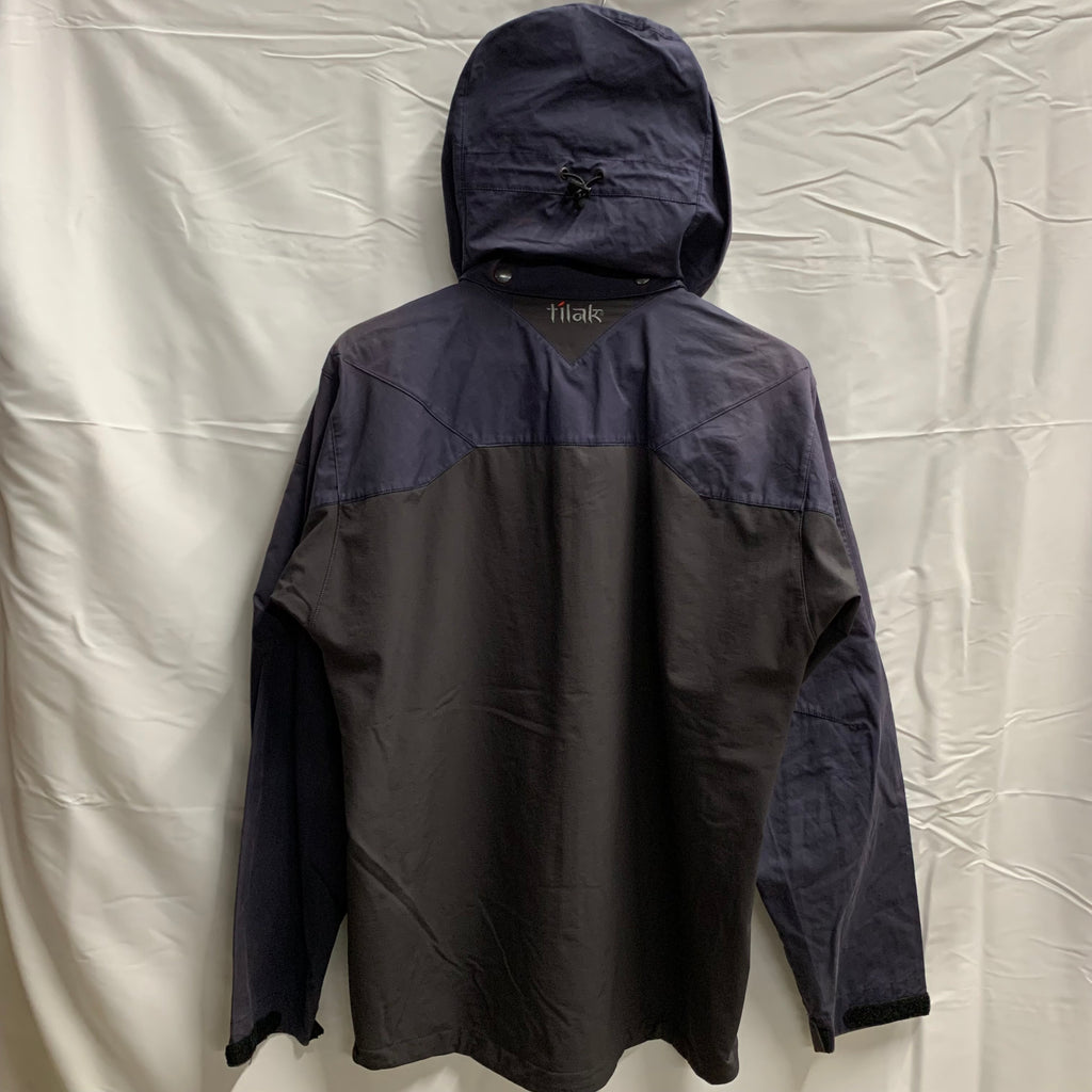 【中古】【古着】tilak ロゴ アウター モスグリーン×ネイビー XSサイズ