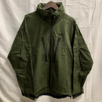 【中古】【古着】tilak ロゴ アウタージャケット モスグリーン Mサイズ