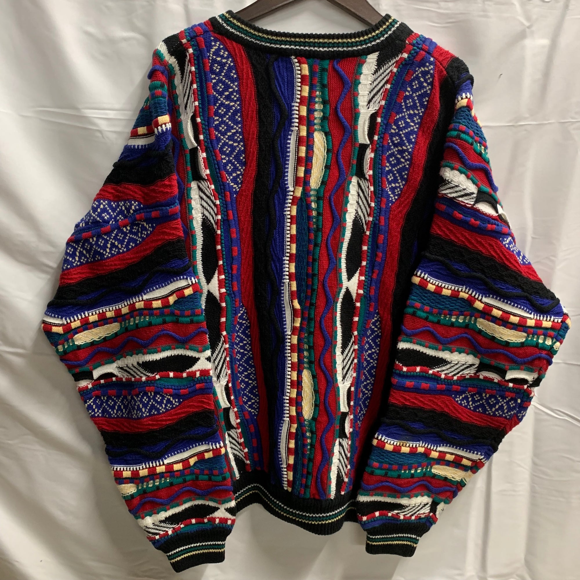 【中古】【古着】COTTON TRADERS マルチボーダー ３Dニット ブラック×レッド×ブルー Lサイズ