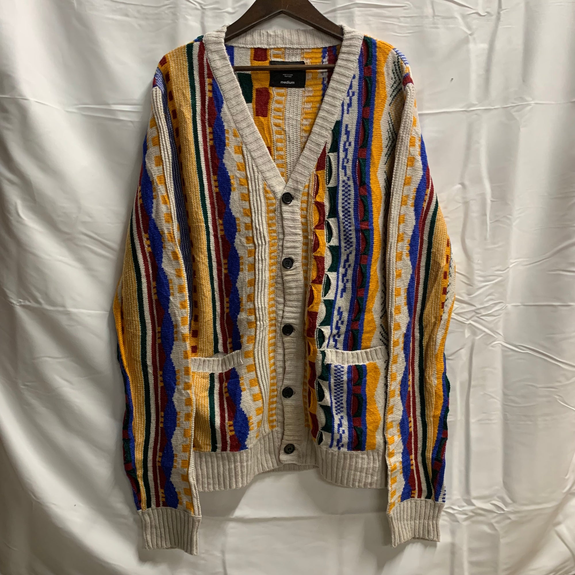 【中古】【古着】rue21 マルチボーダー ３Dニット アイボリー×イエロー×ブルー Mサイズ