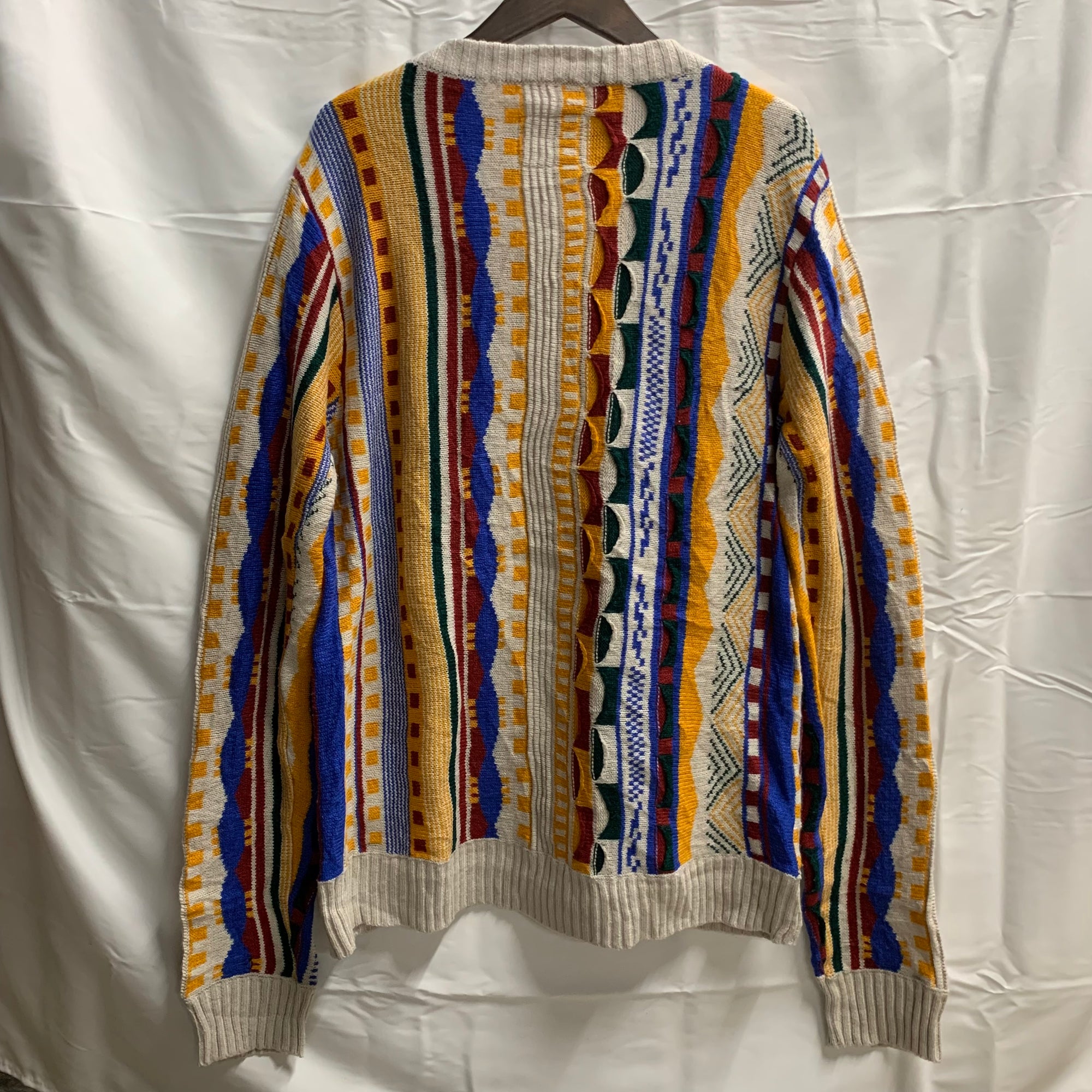 【中古】【古着】rue21 マルチボーダー ３Dニット アイボリー×イエロー×ブルー Mサイズ