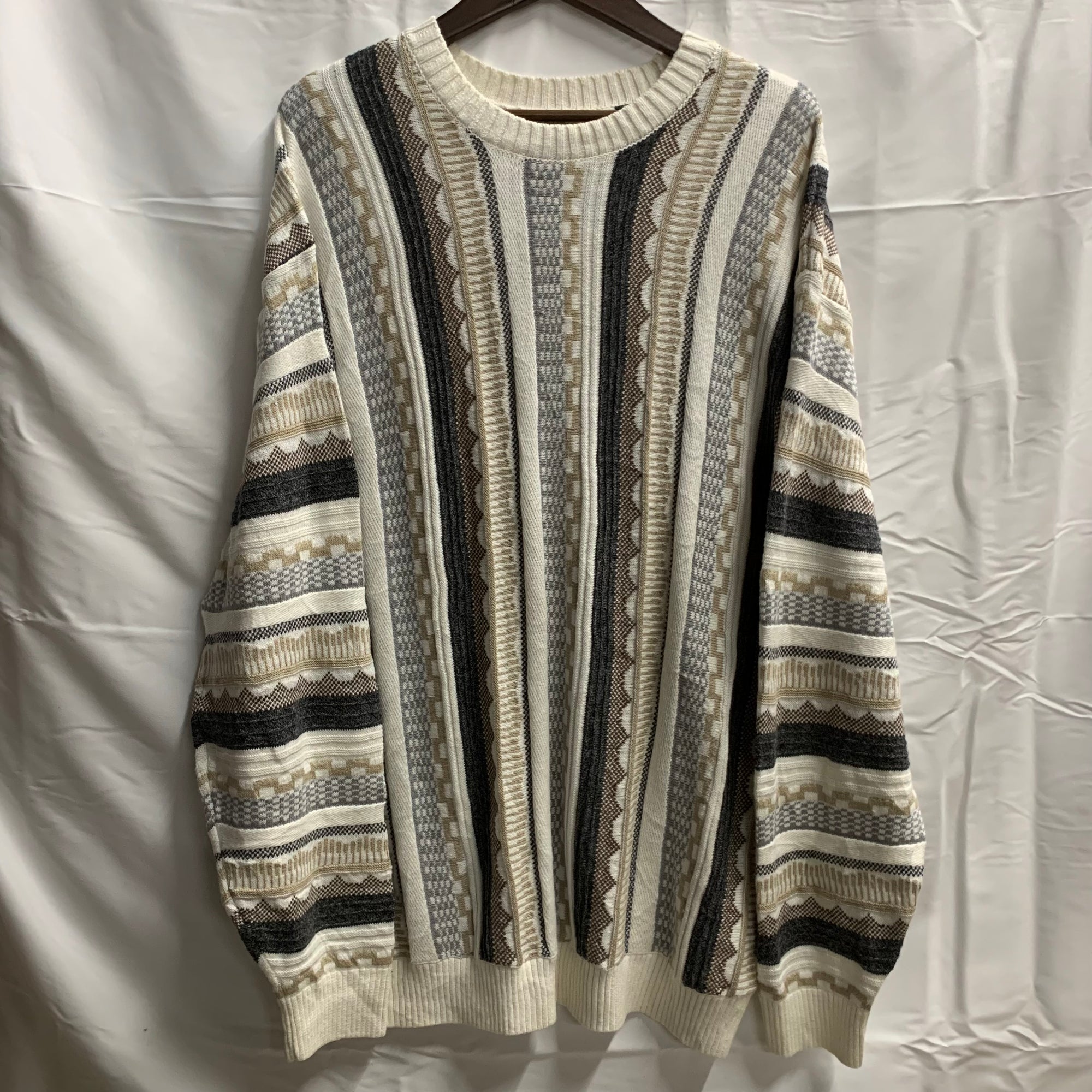 【中古】【古着】Hollister マルチボーダー ３Dニット ホワイト×グレー×ブラウン Lサイズ