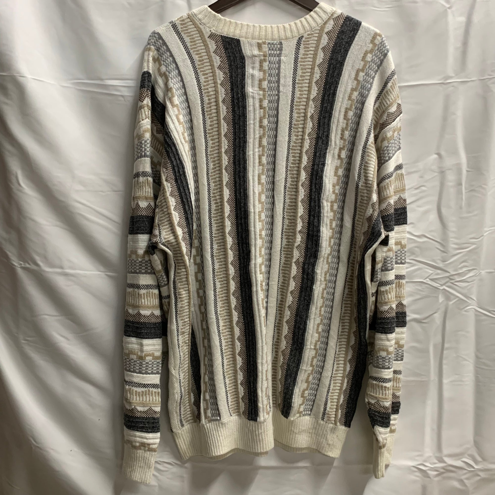 【中古】【古着】Hollister マルチボーダー ３Dニット ホワイト×グレー×ブラウン Lサイズ