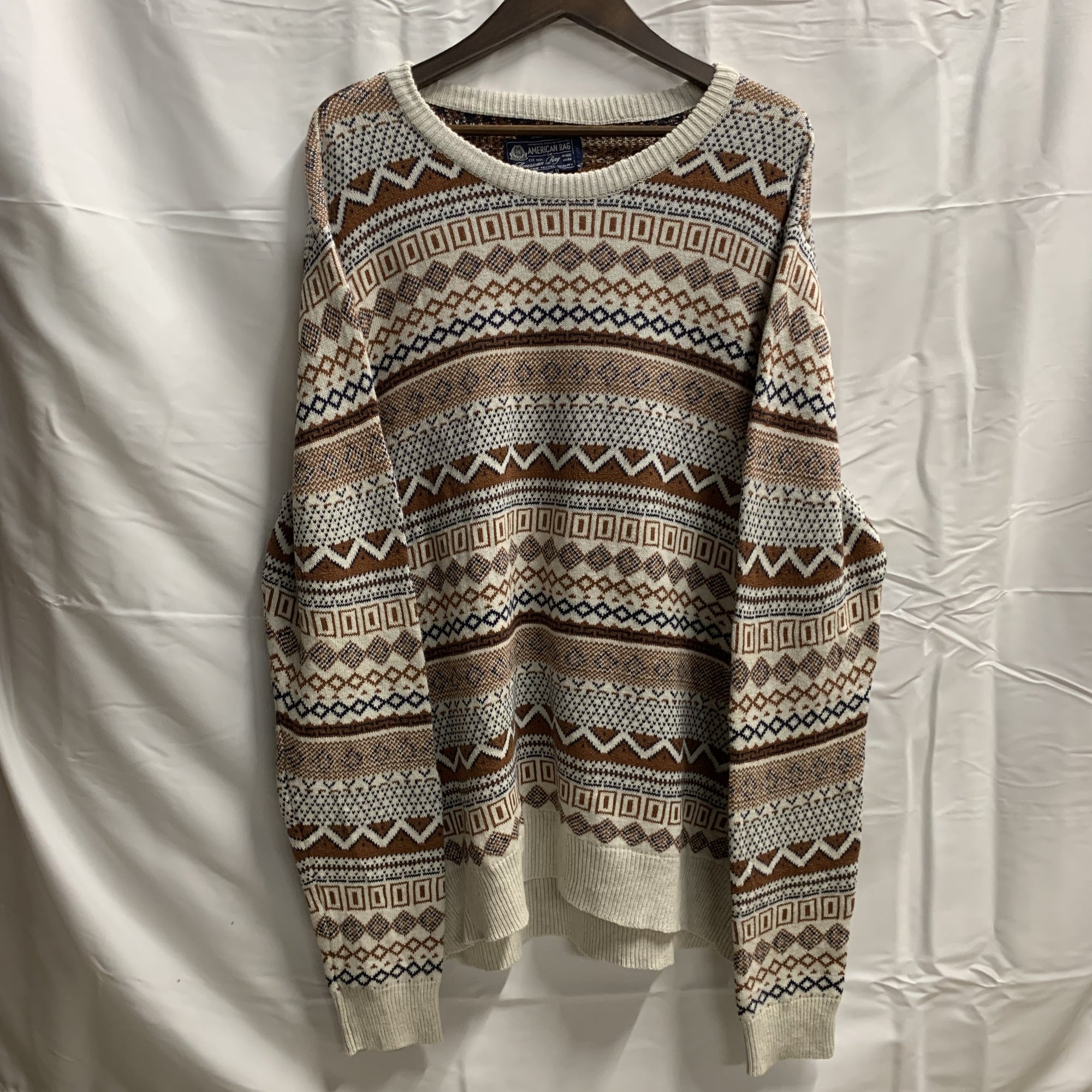 【中古】【古着】AMERICAN RAG CIE 柄 ニット ホワイト×ブラウン×ネイビー Lサイズ