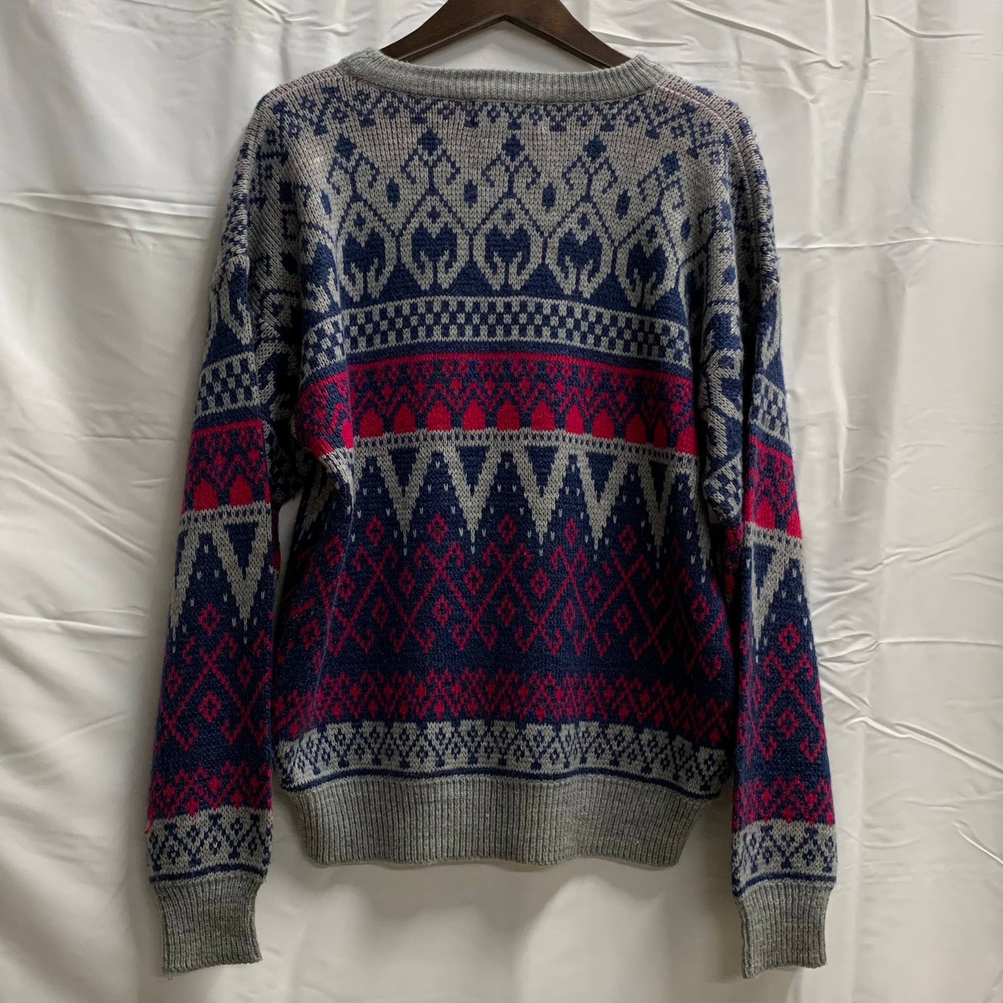 【中古】【古着】HEAVENLY 柄 ニット グレー×ネイビー×レッド