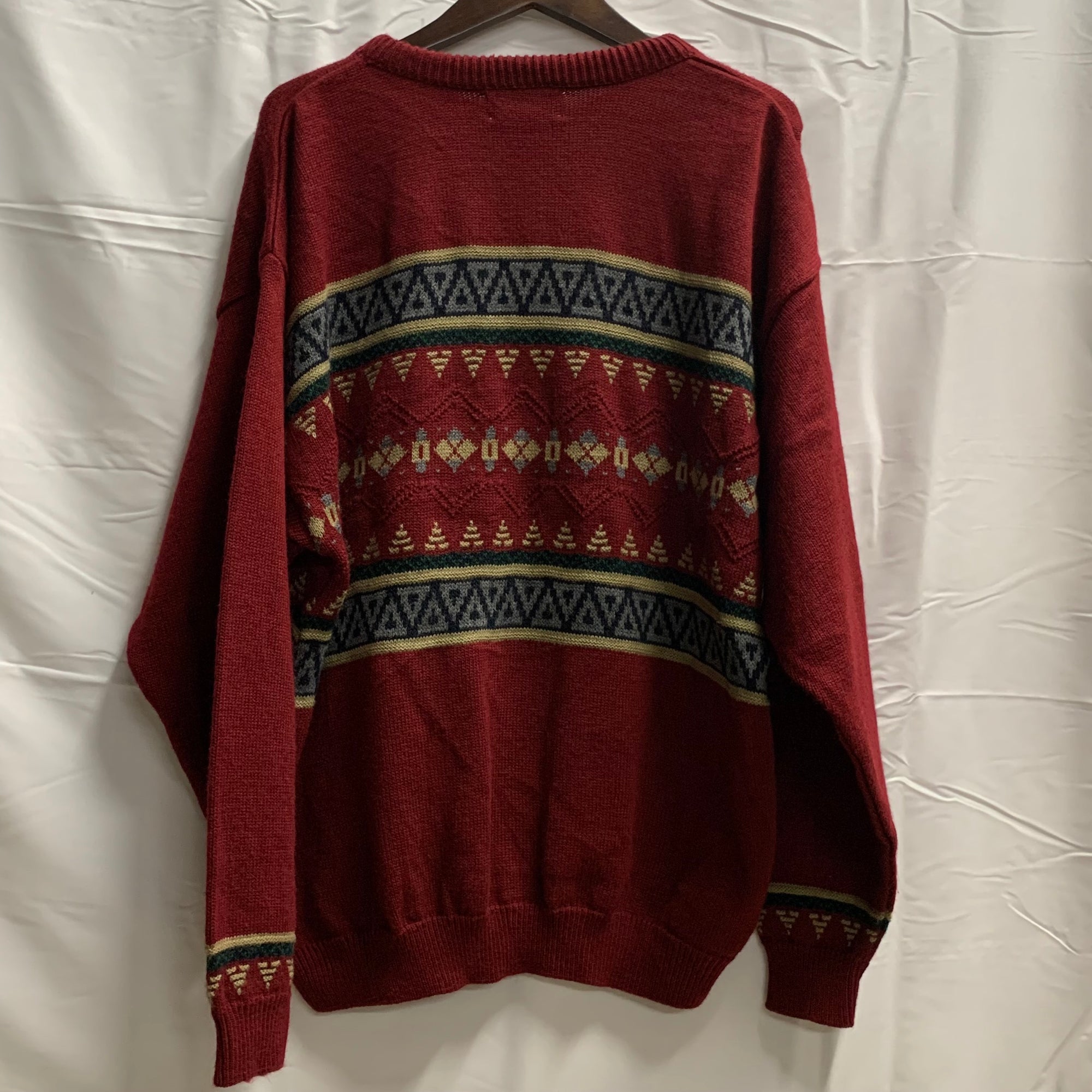 【中古】【古着】SUTTER & GRANT 柄 ニット レッド×グレー×グリーン Lサイズ