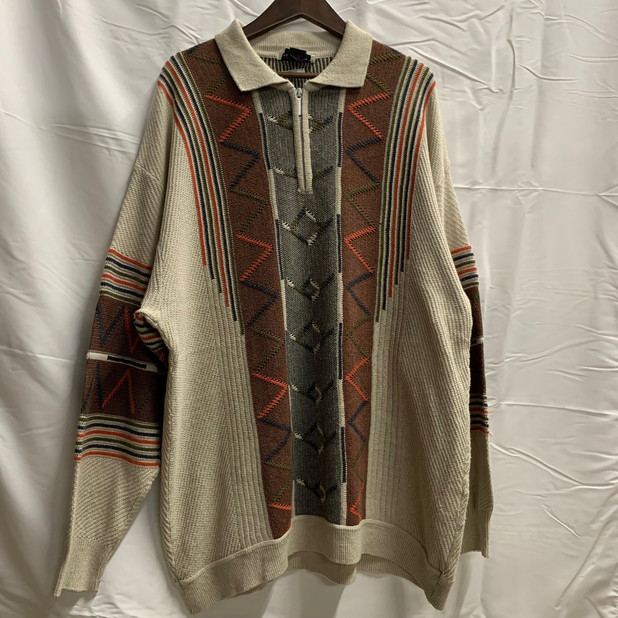 【中古】【古着】UMBERTO ROSETTI  柄 ニット アイボリー×オレンジ