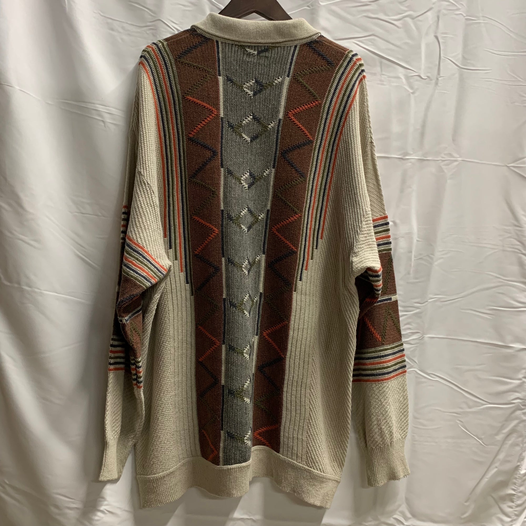 【中古】【古着】UMBERTO ROSETTI  柄 ニット アイボリー×オレンジ