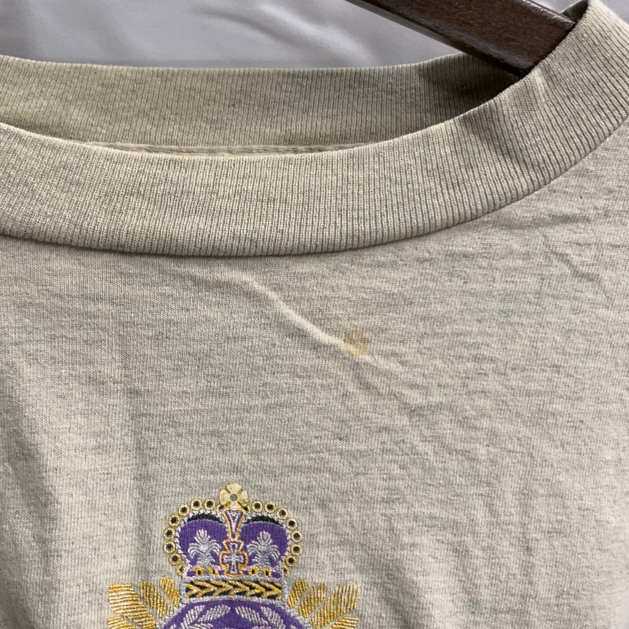【中古】【古着】エンブレム Tシャツ ベージュ