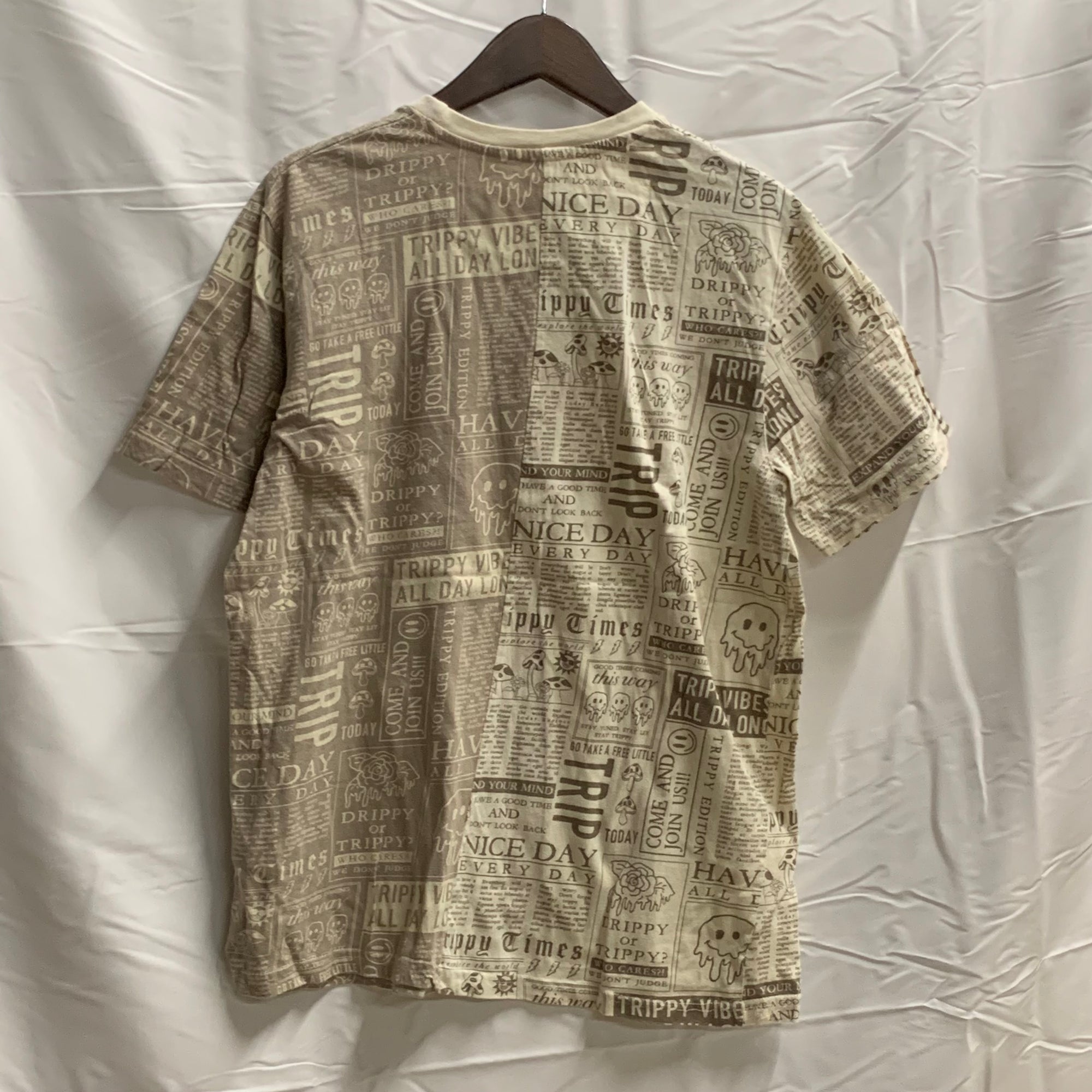 【中古】【古着】 プリント Tシャツ アイボリー X-LARGEサイズ