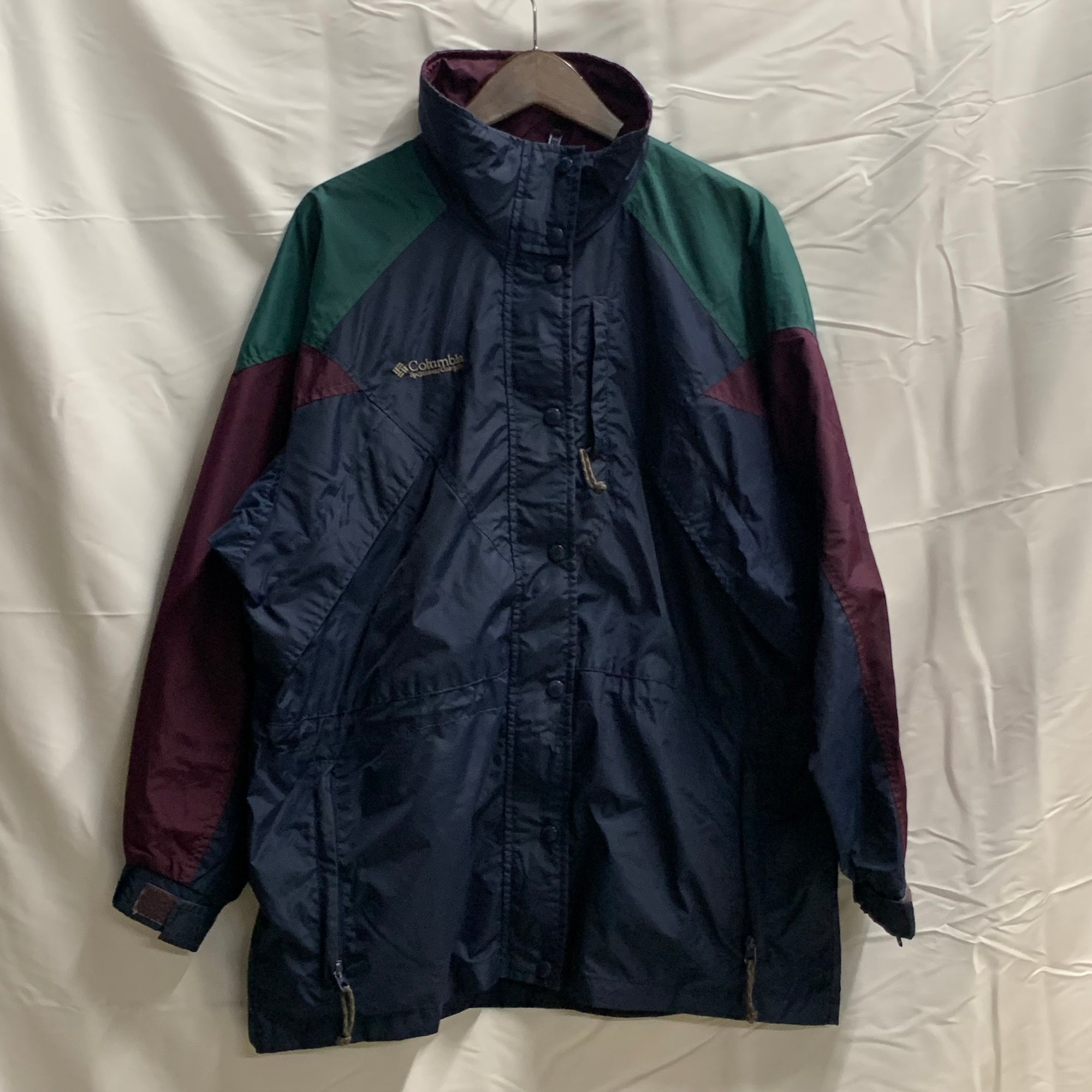 【中古】【古着】Columbia ワンポイント ライトジャケット ネイビーブルー Lサイズ