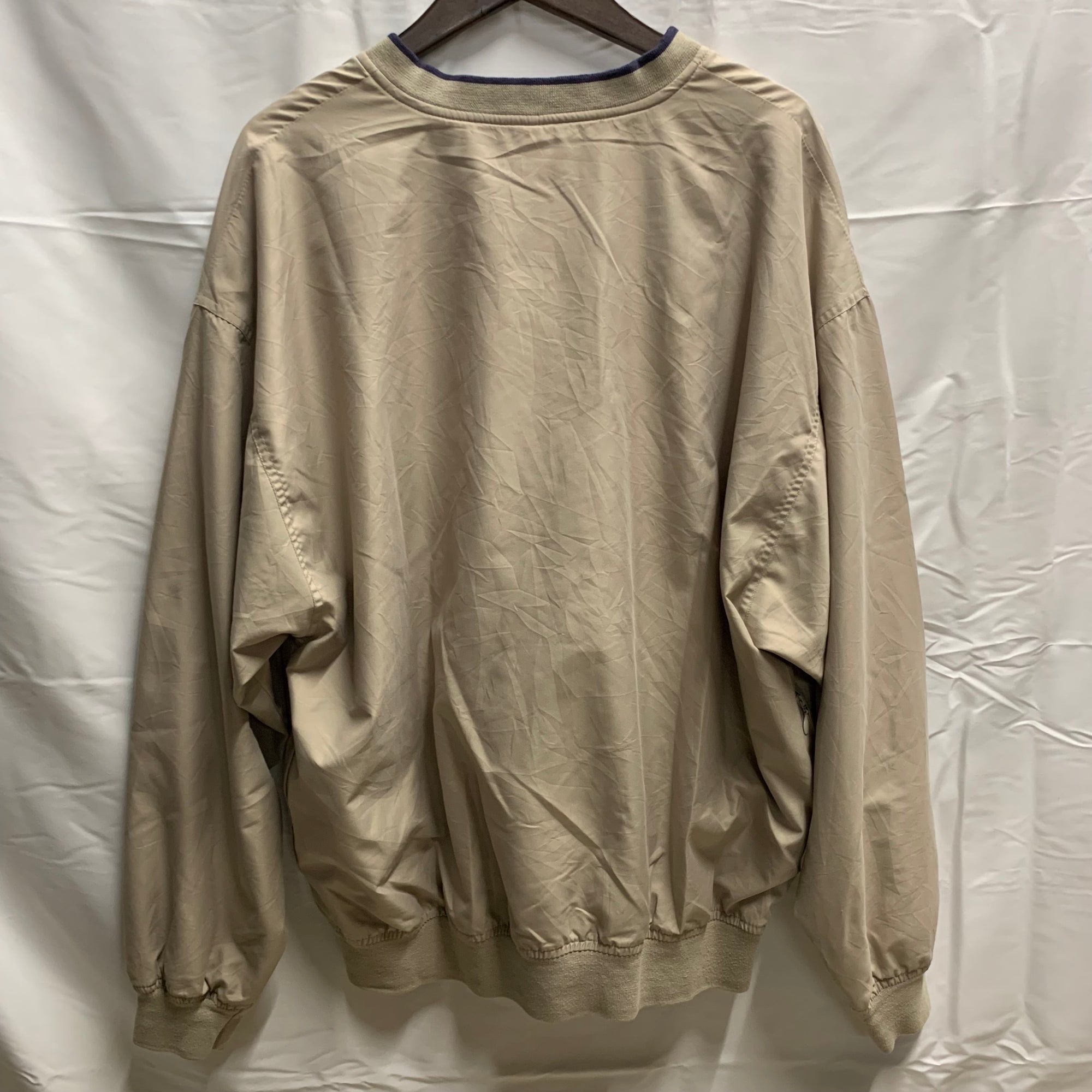 【中古】【古着】ULTRACLUB ワンポイント プルオーバージャケット アイボリー Lサイズ