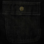 アパレルブランドAmber Threads(アンバースレッズ)のカバーオール ブラックデニム、3シーズン着まわせる万能アウター。右前のポケット。