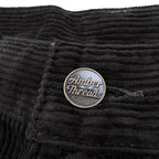 アパレルブランドAmber Threads(アンバースレッズ)のダブルニー ペインターパンツ コーデュロイ、オールシーズン着まわせる万能ズボン。ウエスト部分ボタンのアップ。