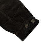 アパレルブランドAmber Threads(アンバースレッズ)のコーデュロイ ハリントンジャケット、3シーズン着まわせる万能アウター。左袖の背面スタイル。