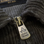 アパレルブランドAmber Threads(アンバースレッズ)のコーデュロイ ハリントンジャケット、3シーズン着まわせる万能アウター。ファスナートップ。