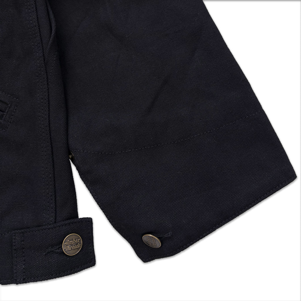 アパレルブランドAmber Threads(アンバースレッズ)のジャケット 襟コーデュロイ コットンキャンバス、3シーズン着まわせる万能アウター。右背面袖口部分。