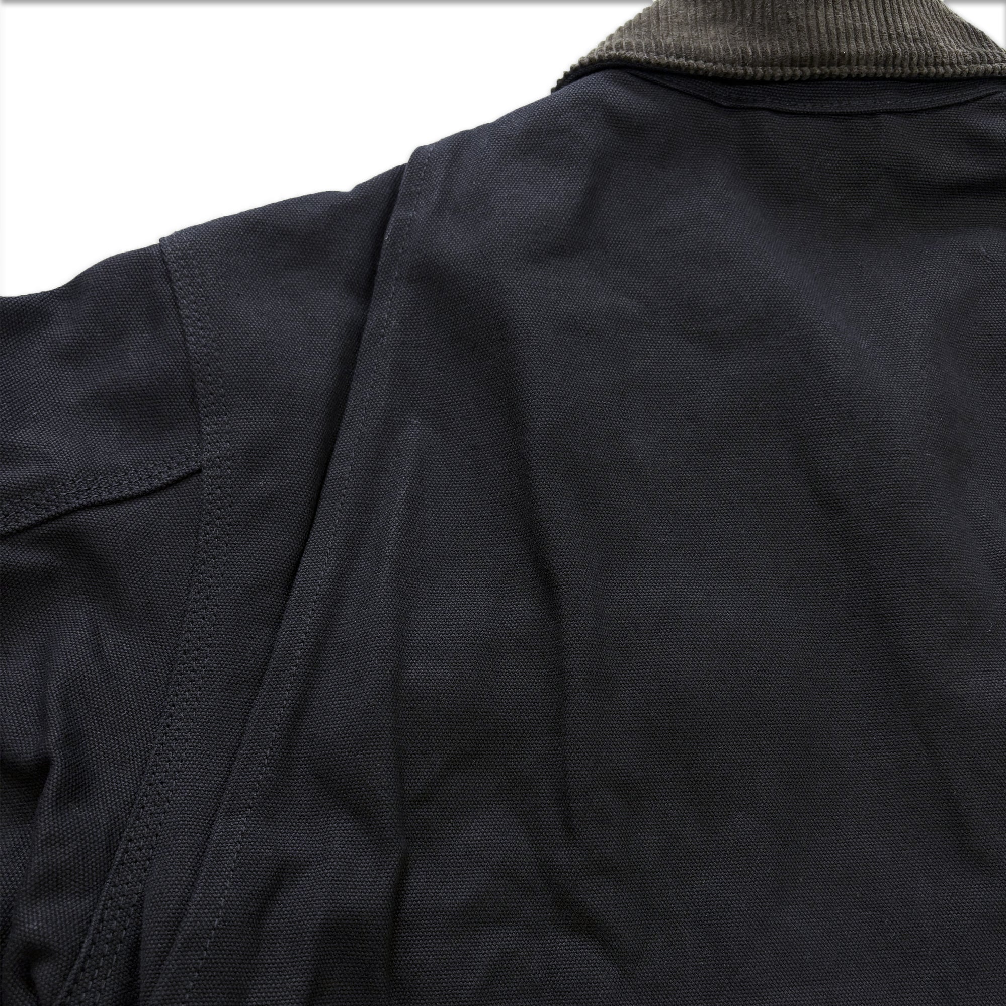 アパレルブランドAmber Threads(アンバースレッズ)のジャケット 襟コーデュロイ コットンキャンバス、3シーズン着まわせる万能アウター。左背面のアームホール。