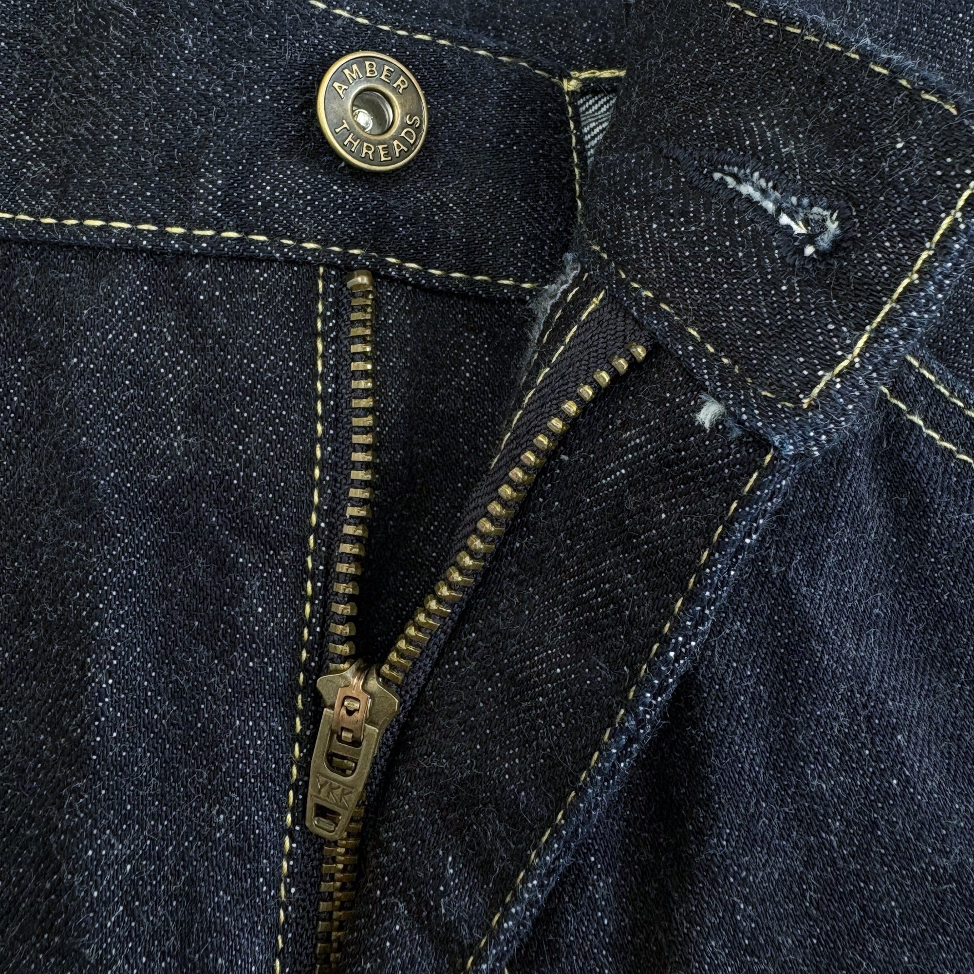 Amber Threads レギュラーストレート デニムパンツ ジップフライ ディテール