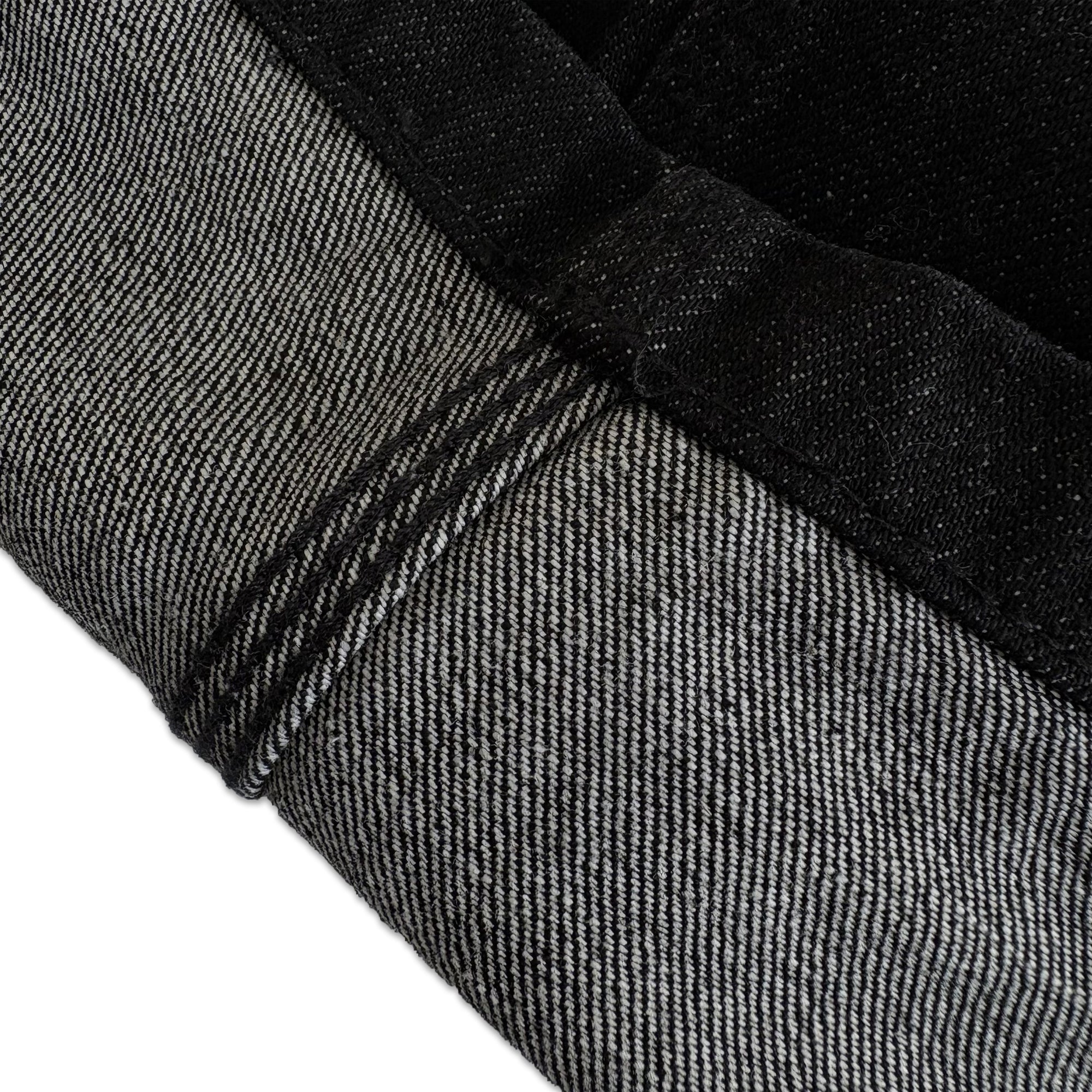 Amber Threads ブラックデニム ルーズペインターパンツ 裾裏側