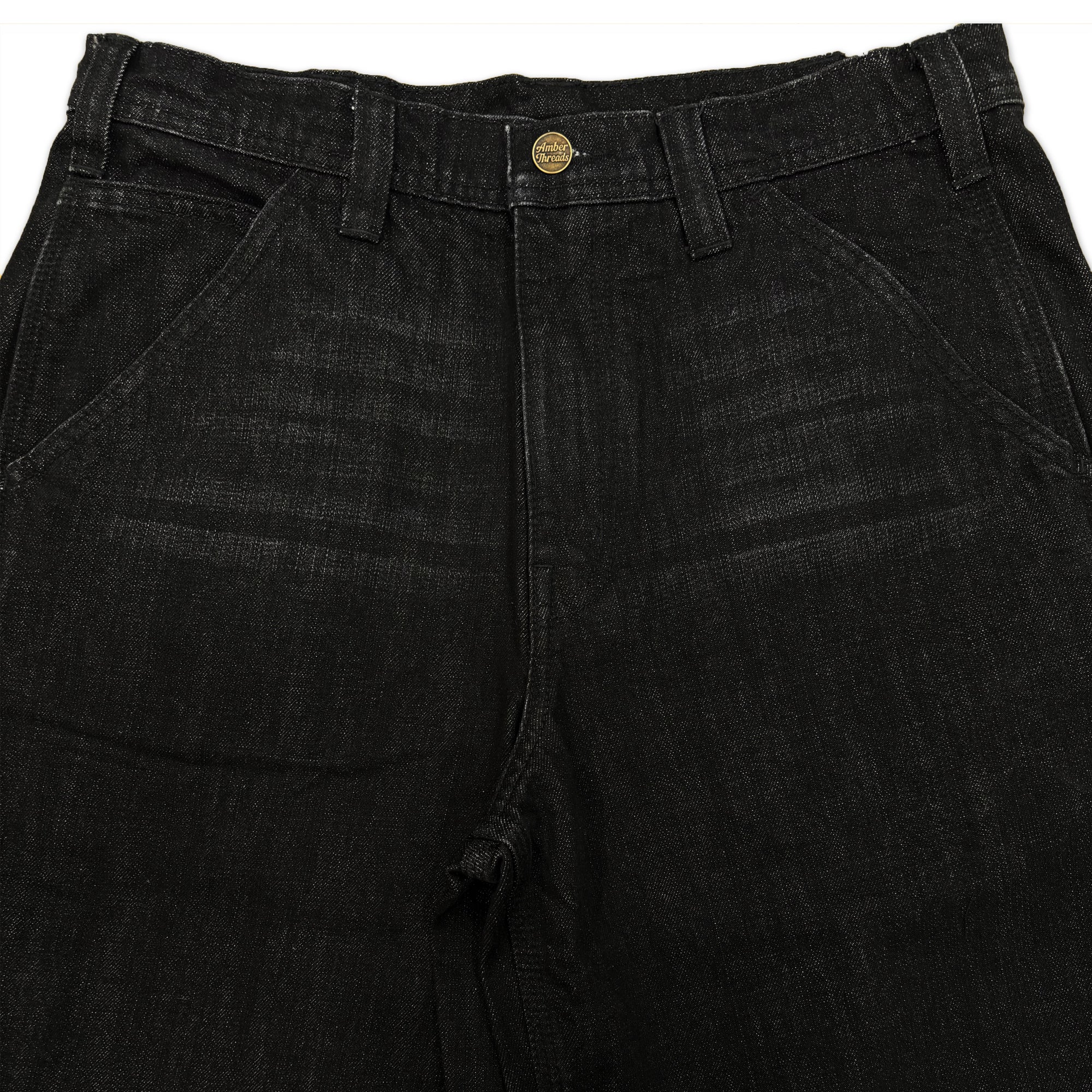 アパレルブランドAmber Threads(アンバースレッズ)のペインターパンツ ブラックデニム、オールシーズン着まわせる万能ズボン。ウエスト部分のアップ。