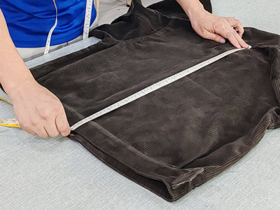 採寸　/　型紙を元に寸法を測る。