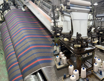 アパレルブランドAmber Threads(アンバースレッズ) 縫製製造過程、工場風景。